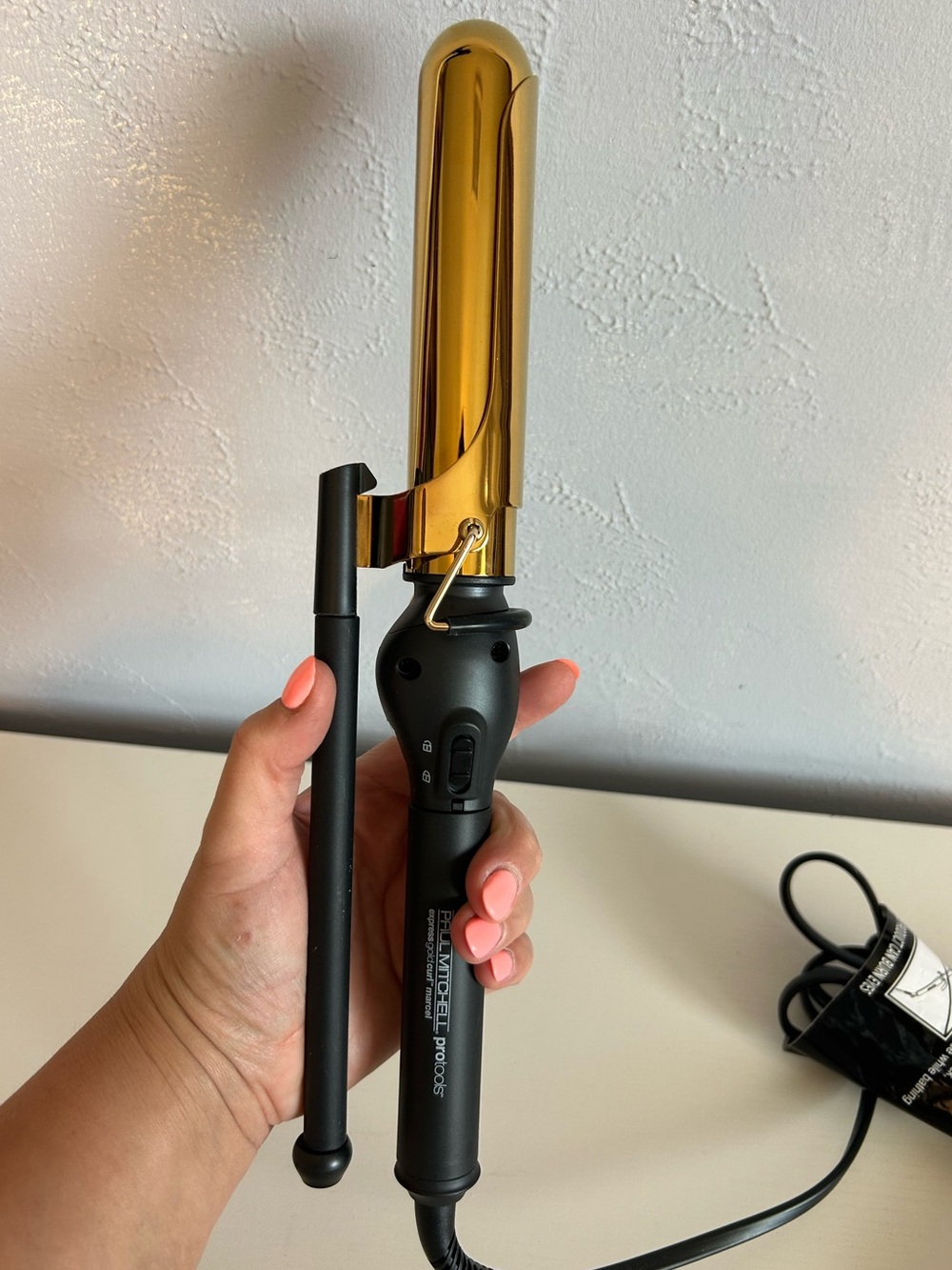 Express Gold Curl Marcel Titanium Curling Iron - Picture 4 of 5